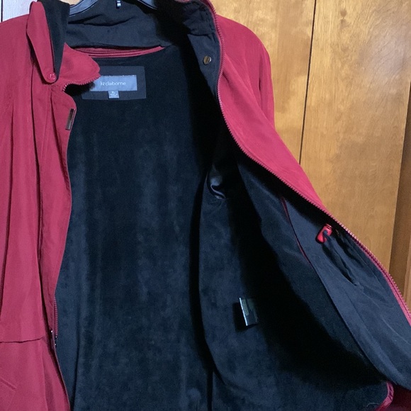 LIZ CLAIBORNE- All Weather Coat with liner that can zip in & out (XL) - Picture 6 of 13